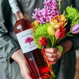 skouras rose wine lifestyle picture